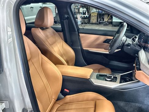 Used 2025 BMW 330i Sedan image 32