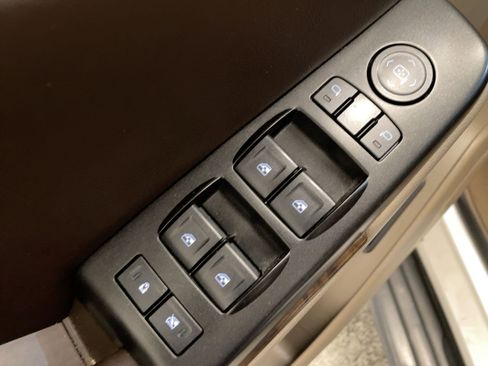 Used 2016 Chevrolet Tahoe LT image 13