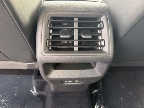 New 2026 Volkswagen Tiguan SE image 8