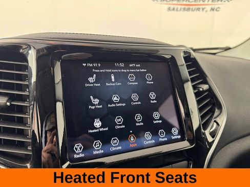 Used 2022 Jeep Cherokee Limited image 11