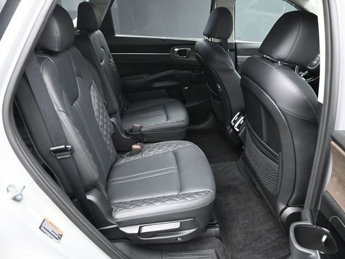 Used 2023 Kia Sorento SX Prestige AWD/4WD image 41