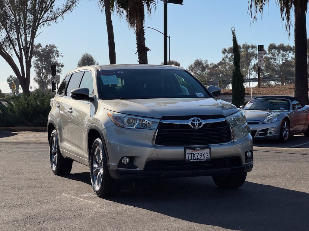 Used 2016 Toyota Highlander Plus FWD image 4
