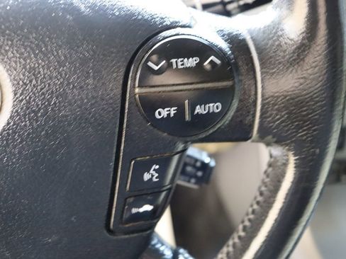 Used 2013 Toyota Sequoia Platinum RWD image 44