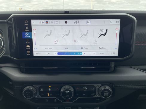 Used 2024 Jeep Wrangler Unlimited Rubicon w/ Convenience Group image 7