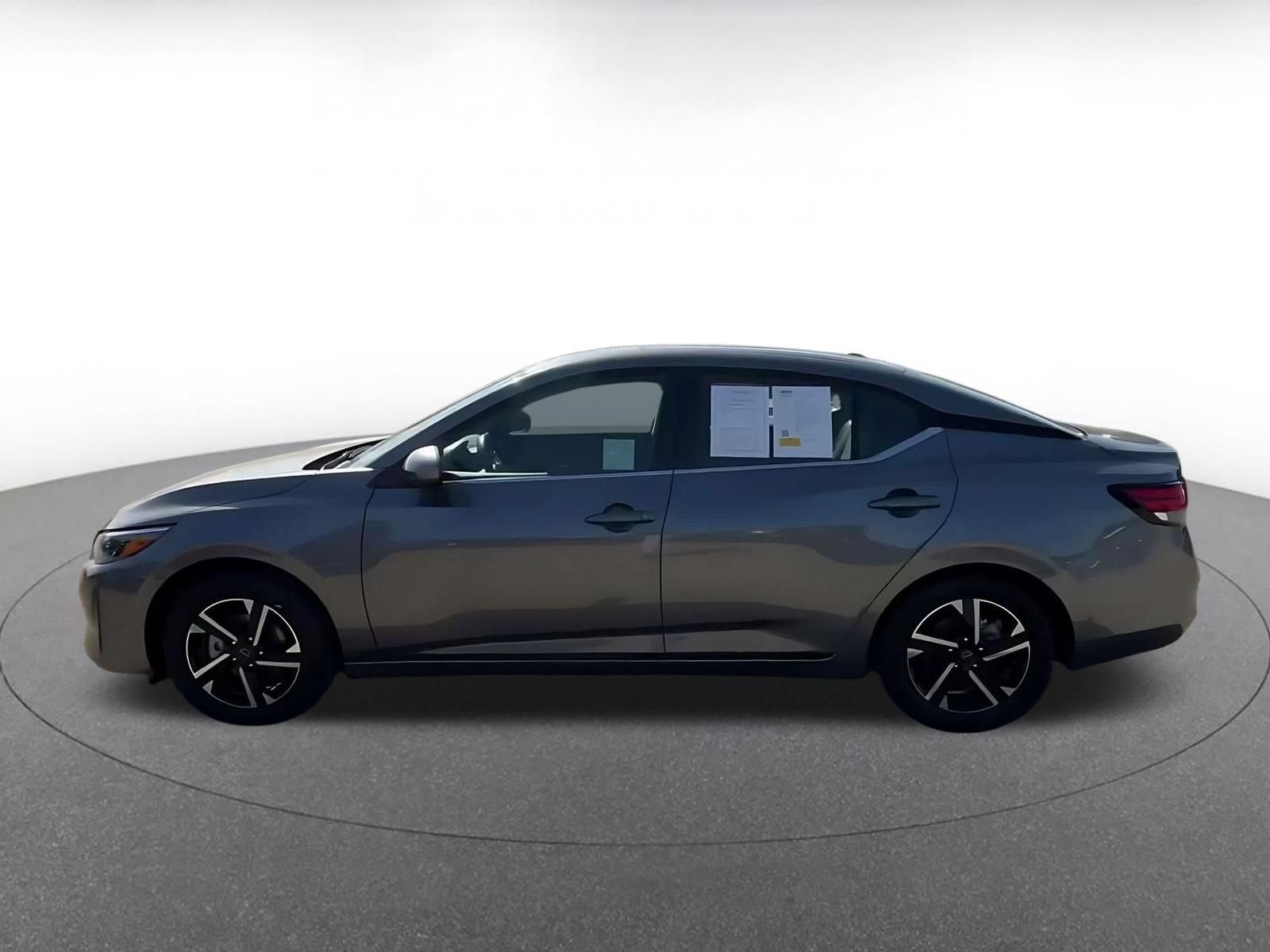 Used 2025 Nissan Sentra SV FWD image 8