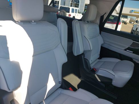 New 2026 Ford Expedition Max Platinum w/ Platinum Ultimate Package image 11