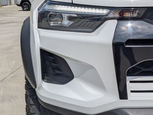 Used 2023 Chevrolet Colorado ZR2 w/ ZR2 Convenience Package III image 9