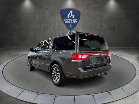 Used 2016 Lincoln Navigator L Select RWD image 3