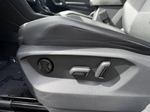 Used 2021 Volkswagen Tiguan SEL FWD image 13