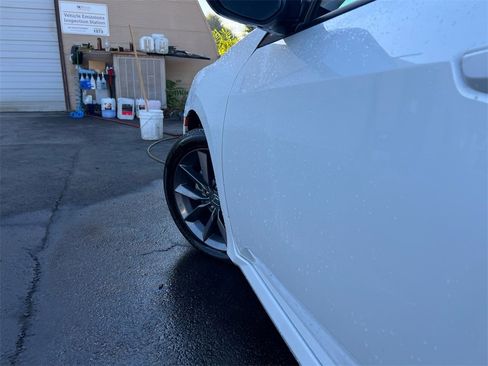 Used 2020 Honda Civic EX-L image 31