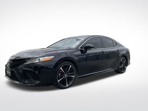 Used 2020 Toyota Camry XSE image 1