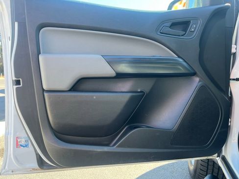 Used 2021 Chevrolet Colorado W/T w/ WT Convenience Package AWD/4WD image 11
