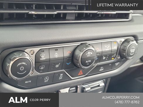 New 2025 Jeep Gladiator Rubicon w/ Convenience Group image 21