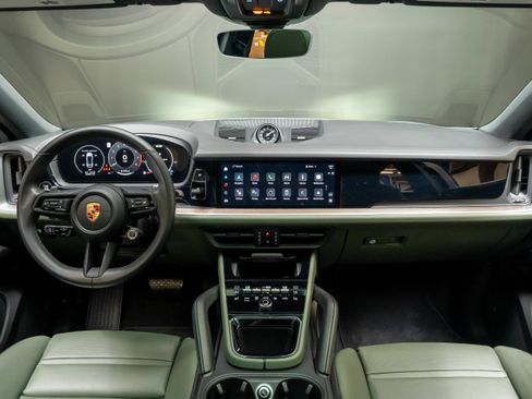 Certified 2024 Porsche Cayenne Coupe AWD/4WD image 23