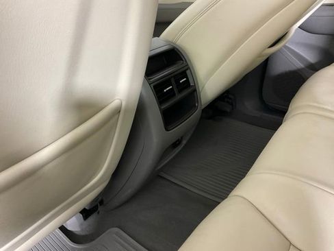 Used 2019 Cadillac XT5 Luxury image 16