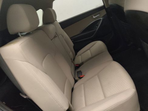 Used 2018 Hyundai Santa Fe SE image 19