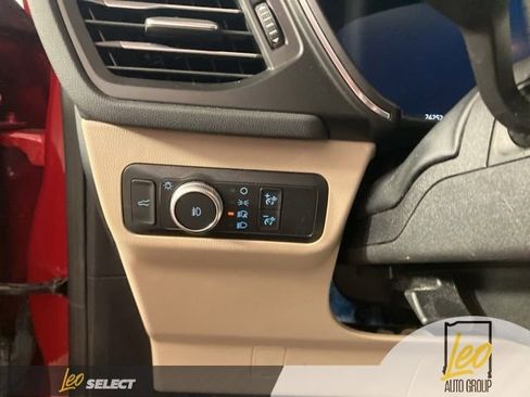 Used 2020 Ford Escape Titanium AWD/4WD image 12