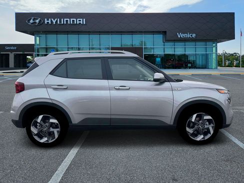 New 2026 Hyundai Venue SEL FWD image 9