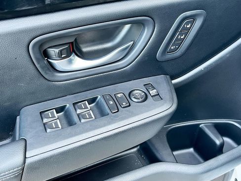 Used 2024 Honda Pilot Touring image 18