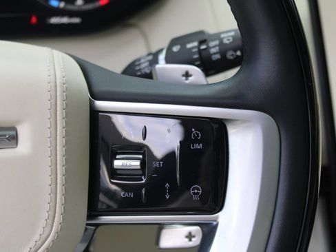 Used 2023 Land Rover Range Rover SE image 19