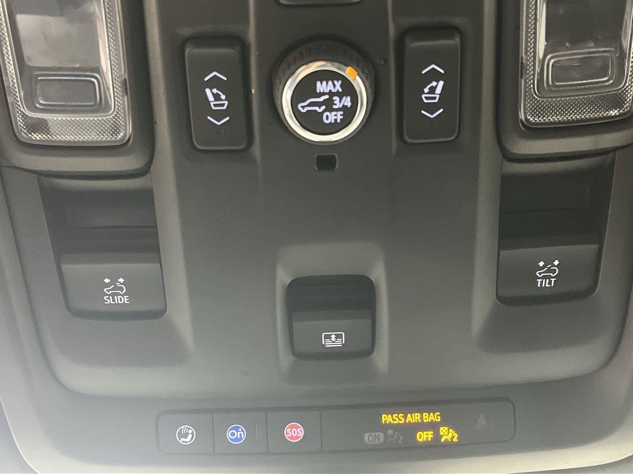 Certified 2021 GMC Yukon Denali w/ Denali Premium Package AWD/4WD image 31