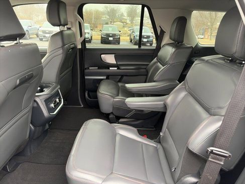 Used 2025 Ford Expedition Active image 24