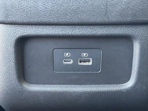 Certified 2025 Nissan Pathfinder SV FWD image 21