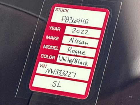 Used 2022 Nissan Rogue SL w/ SL Premium Package image 26