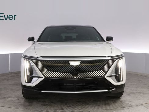 Used 2024 Cadillac Lyriq Tech RWD image 12