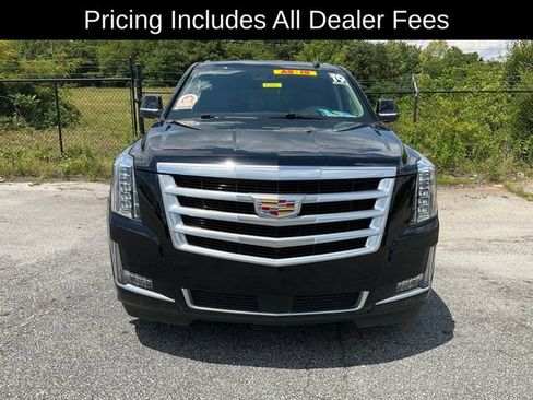 Used 2019 Cadillac Escalade Premium Luxury AWD/4WD image 2