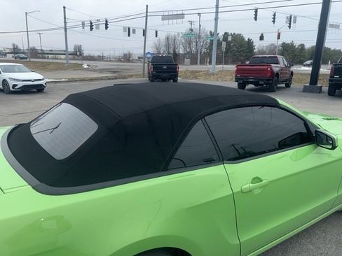 Used 2013 Ford Mustang GT Premium w/ Brembo Brake Pkg image 31