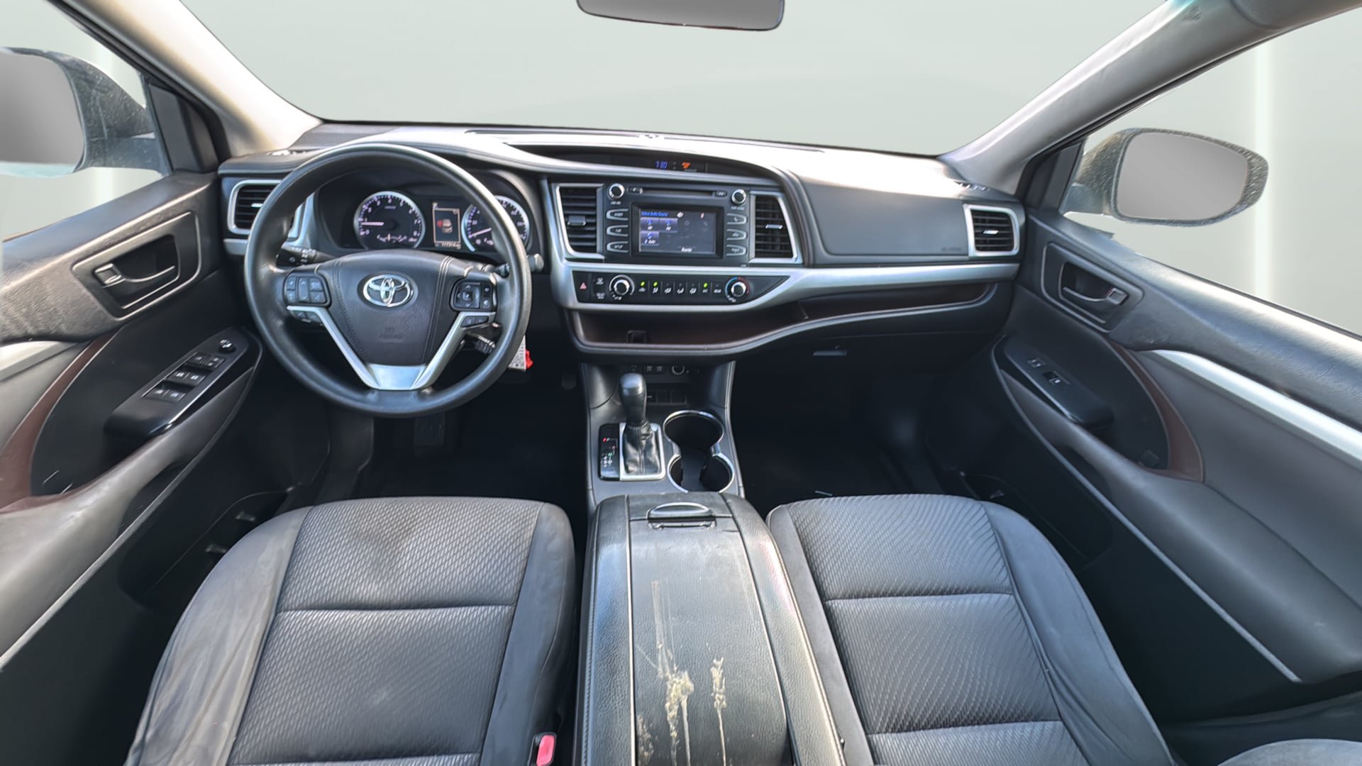 Used 2017 Toyota Highlander LE FWD image 31