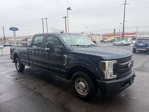 Used 2019 Ford F250 XL w/ Power Equipment Group RWD image 3