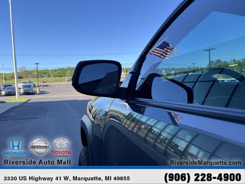 Used 2020 Toyota Tacoma TRD Off-Road w/ TRD Premium Off Road Package AWD/4WD image 5