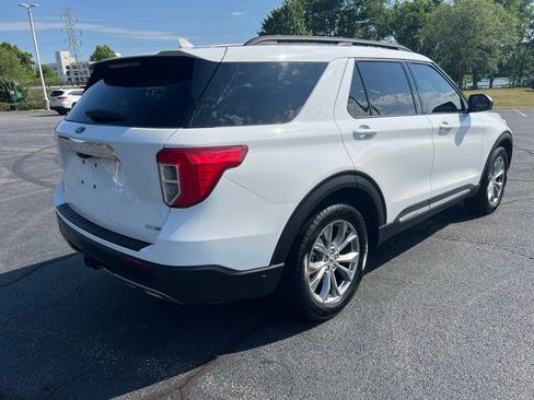 Used 2020 Ford Explorer XLT w/ Equipment Group 202A AWD/4WD image 9