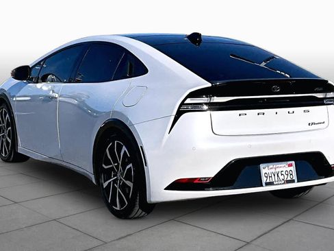 Used 2023 Toyota Prius Prime Premium FWD image 11