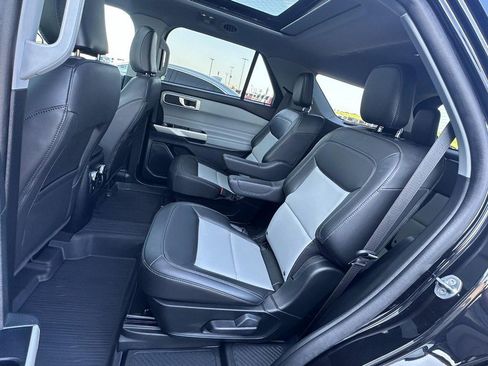 Used 2024 Ford Explorer XLT w/ Equipment Group 202A AWD/4WD image 11