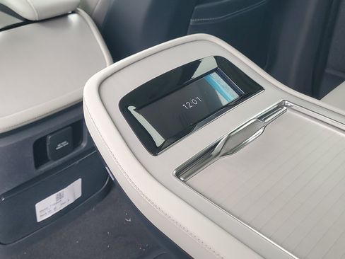 New 2026 Lincoln Navigator Reserve AWD/4WD image 29