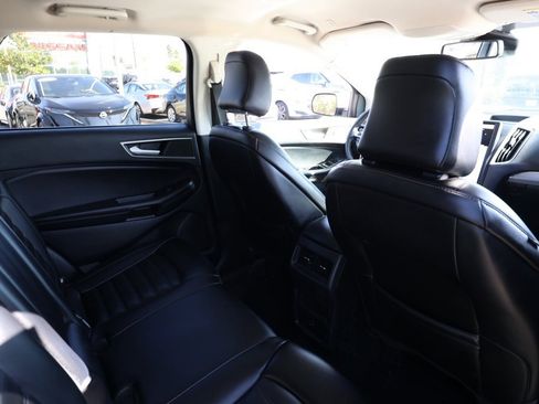 Used 2022 Ford Edge SEL image 17
