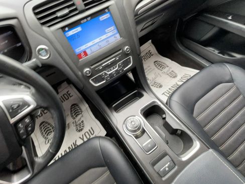 Used 2018 Ford Fusion SE w/ Equipment Group 201A image 14