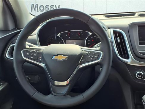 Used 2024 Chevrolet Equinox LT image 11