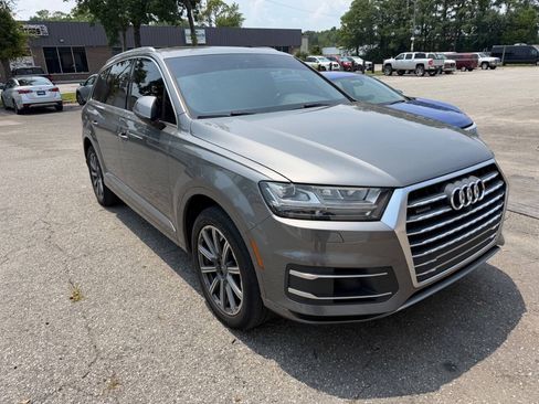 Used 2017 Audi Q7 3.0T Premium Plus w/ Premium Plus Package AWD/4WD image 9