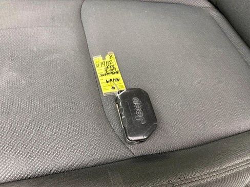 Used 2019 Jeep Wrangler Sport image 13