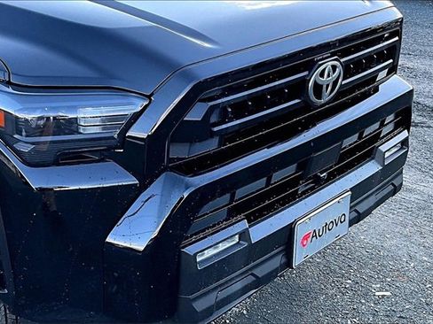 Used 2025 Toyota 4Runner SR5 image 29