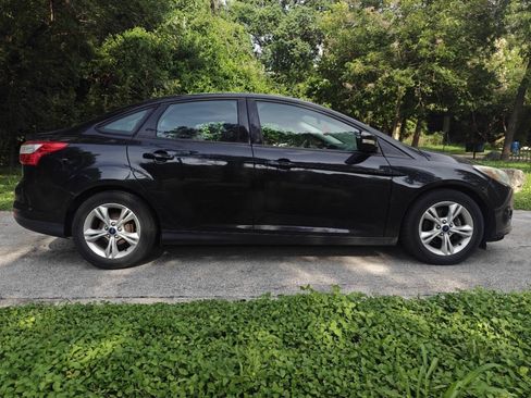 Used 2014 Ford Focus SE FWD image 3