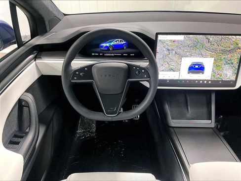 Used 2024 Tesla Model X Plaid image 16