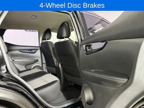 Used 2020 Nissan Rogue Sport SV image 16