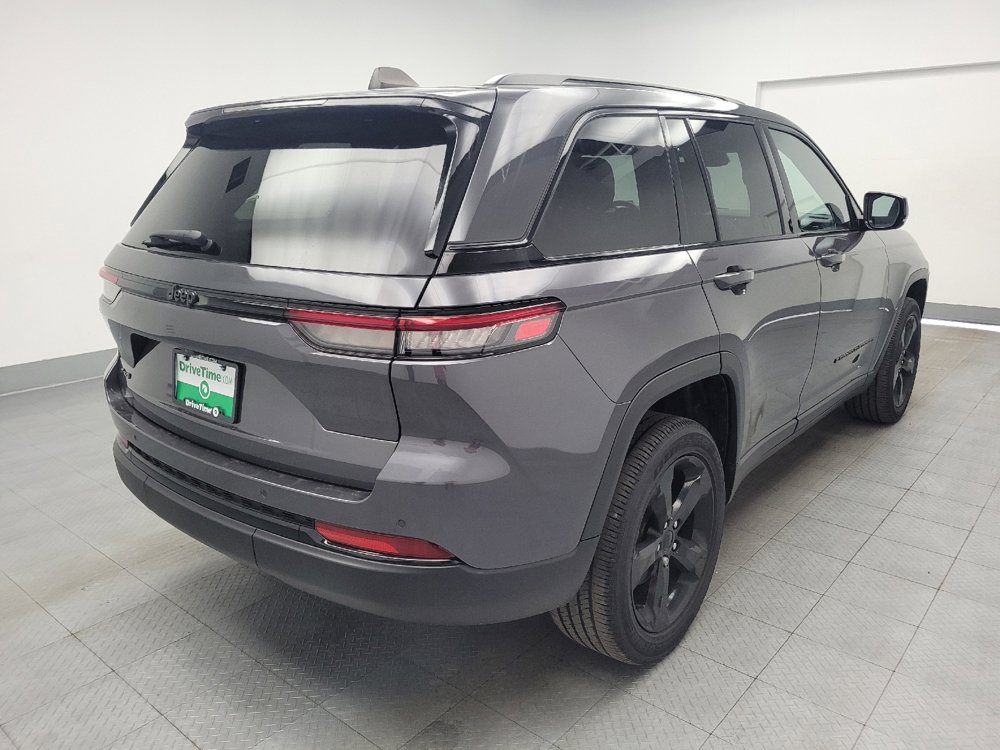 Used 2023 Jeep Grand Cherokee Altitude AWD/4WD image 9
