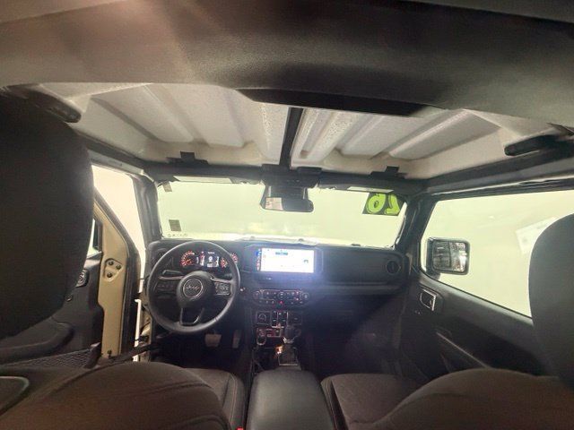 Used 2026 Jeep Gladiator Mojave AWD/4WD image 16