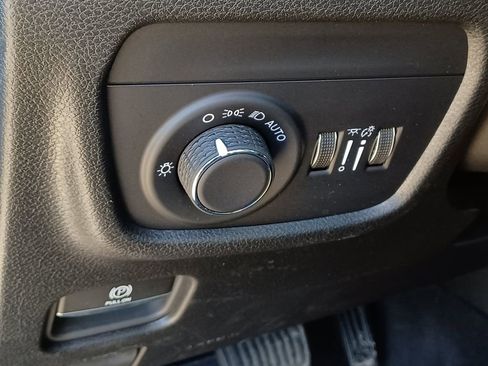 Used 2024 Jeep Grand Cherokee Altitude AWD/4WD image 13